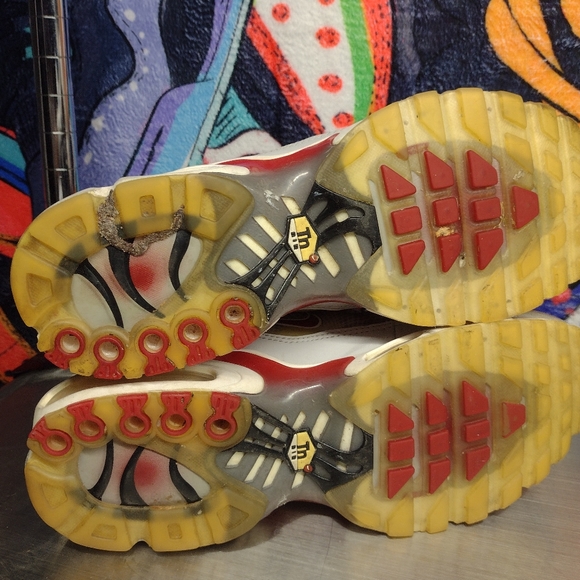 Nike Air Max Plus - Picture 2 of 4